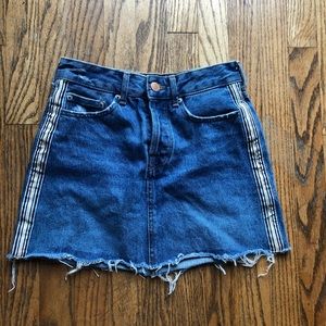 Denim bershka denim skirt with stripes on the side